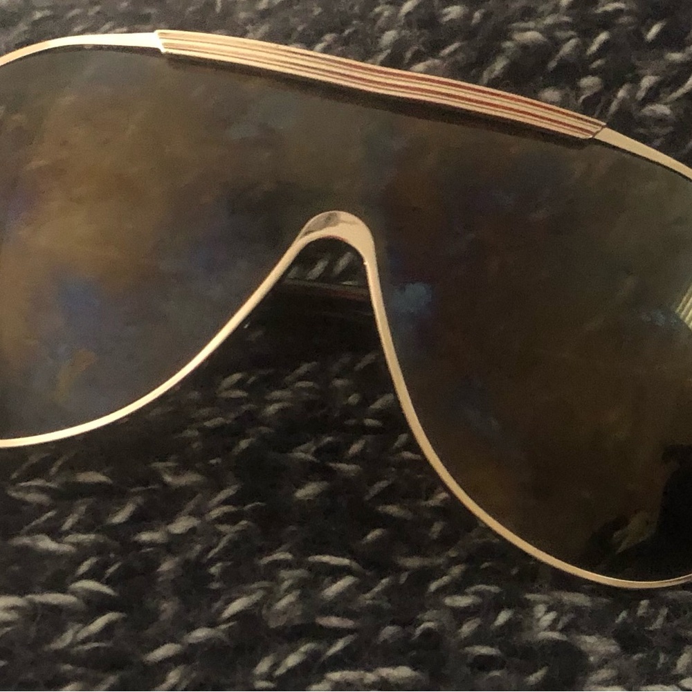 Stylish Tom ford Black and Gold Sunglasses